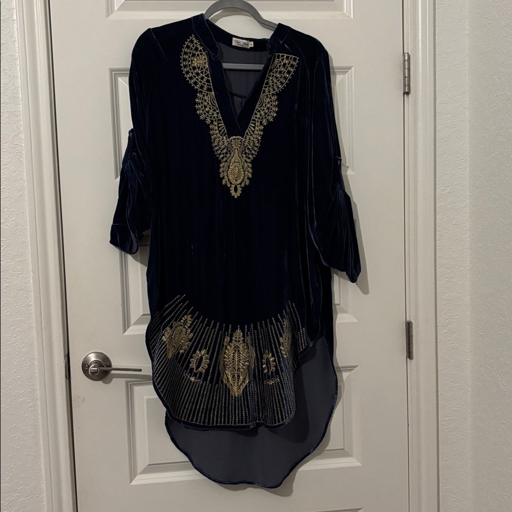 Tasha Polizzi Midnight and gold Blue velvet tunic